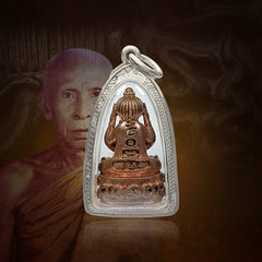 Six-Handed Phra Pidta