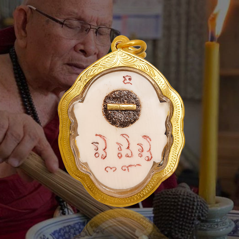 Ivory Five-Eyes Four-Ears Mask (Ruay Ruay Ruay Series)