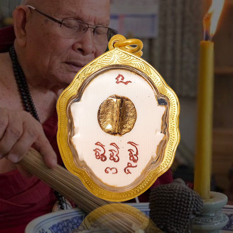 Ivory Five-Eyes Four-Ears Mask (Ruay Ruay Ruay Series)